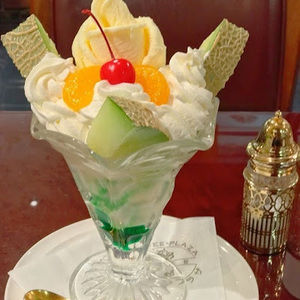 Meet your Posher, Paris